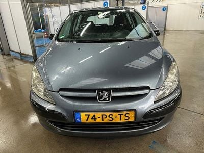 Grijs Occasion 2004 Peugeot 307 Hatchback | € 850 (Goede deal)