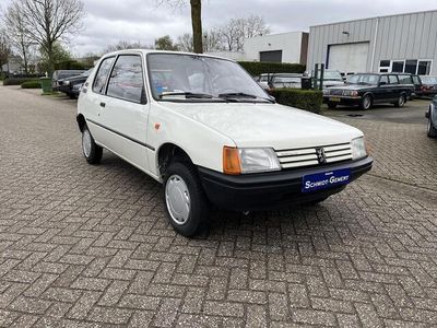tweedehands Peugeot 205 1.0 XE 1990 slechts 14.575 km!