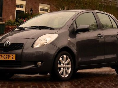 tweedehands Toyota Yaris 1.3 VVTi Executive MMT 5 DEURS AUTOMAAT AIRCO VOL- LEER ZEER MOOI