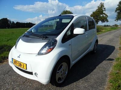 Wit (metallic) Gebruikt 2011 Mitsubishi i-MiEV Hatchback | € 4.195