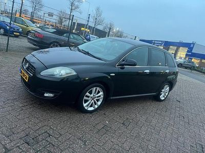 Zwart Gebruikt 2008 Fiat Croma Dynamic Hatchback | € 1.650