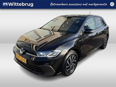Zwart (metallic) Gebruikt 2024 VW Polo Edition Hatchback | € 21.250 (Eerlijke prijs)