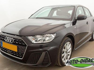 Zwart Gebruikt 2024 Audi A1 Hatchback | € 21.800