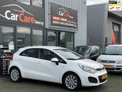 Wit Gebruikt 2013 Kia Rio Comfort Hatchback | € 5.950 (Eerlijke prijs)
