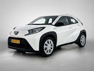 Wit metallic Gebruikt 2024 Toyota Aygo X Play SUV | € 16.400 (Super prijs)