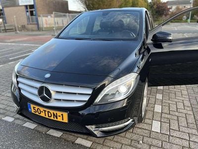 Zwart Gebruikt 2012 Mercedes B180 Ambition MPV | € 8.500 (Eerlijke prijs)