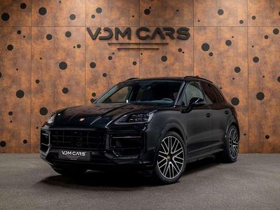 Zwart (metallic) Occasion 2025 Porsche Cayenne Black Edition SUV | € 136.900 (Duur)