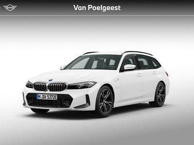 Alpinweiss Nieuw 2026 BMW 330e M Sport Stationwagen | € 62.637