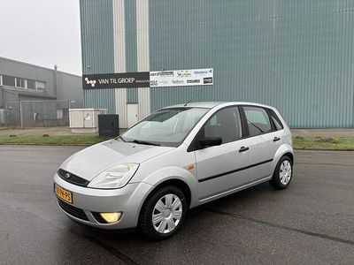 Zilver Gebruikt 2004 Ford Fiesta Trend Hatchback | € 1.499 (Eerlijke prijs)