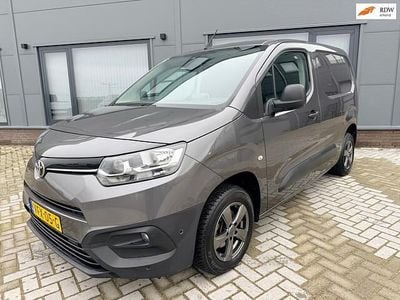 Grijs (metallic) Gebruikt 2020 Toyota Proace City City MPV | € 13.900 (Iets duurder)