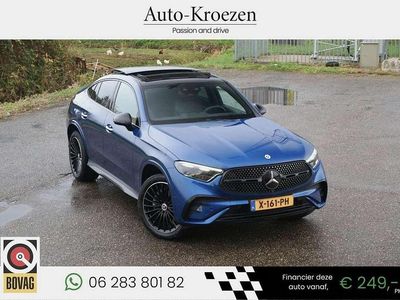Blauw (metallic) Gebruikt 2024 Mercedes GLC400d AMG line Coupé | € 59.950 (Eerlijke prijs)