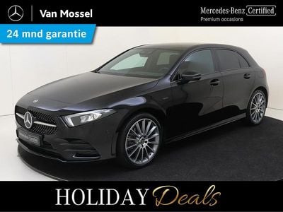 Zwart Gebruikt 2021 Mercedes A250 Premium Plus Hatchback | € 29.945 (Eerlijke prijs)