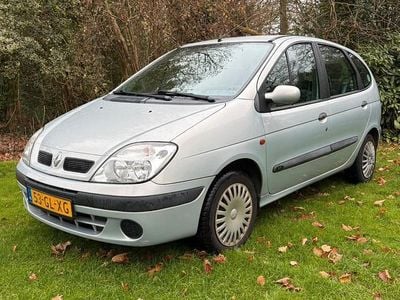 Gebruikt 2001 Renault Scénic MPV | € 898 (Eerlijke prijs)