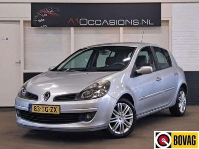 Grijs Occasion 2006 Renault Clio II Initiale Hatchback | € 4.495 (Eerlijke prijs)