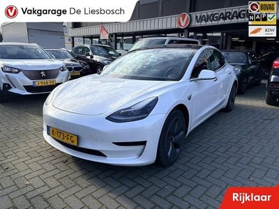 Wit (metallic) Occasion 2020 Tesla Model 3 Standard Range Sedan | € 17.900 (Goede deal)