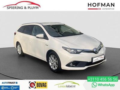 Occasion Toyota Auris 99 PK (72 kW) 2017 Wit Hatchback