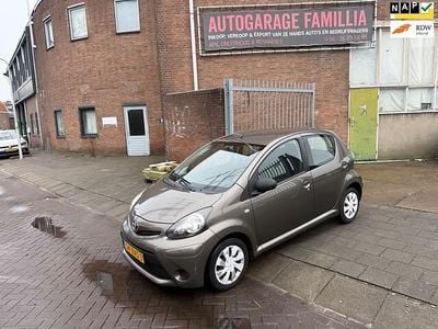 Occasion Toyota Aygo Comfort 68 PK (50 kW) 2013 Bruin (metallic) Hatchback