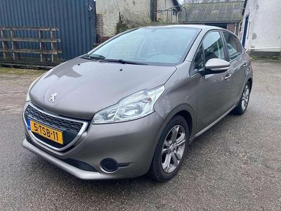 Grijs Occasion 2013 Peugeot 208 Active Hatchback | € 2.999 (Duur)