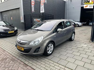 Bruin Occasion 2011 Opel Corsa Cosmo Hatchback | € 2.999 (Eerlijke prijs)