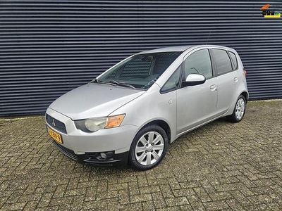 Grijs (metallic) Gebruikt 2009 Mitsubishi Colt Hatchback | € 3.850 (Eerlijke prijs)
