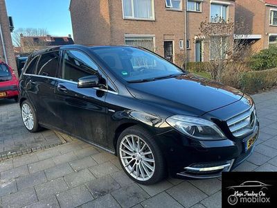 Occasion Mercedes B200 Ambition 156 PK (114 kW) 2012 Zwart MPV