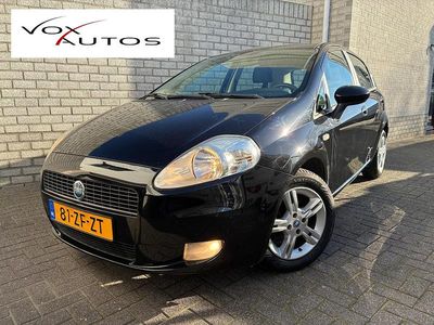 Zwart (metallic) Occasion 2008 Fiat Grande Punto Dynamic Hatchback | € 3.395 (Iets duurder)