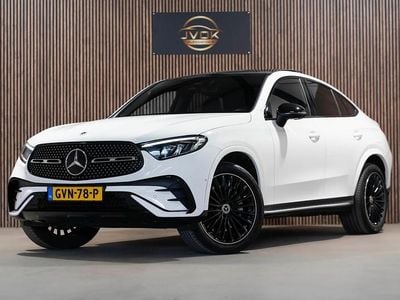 Wit (metallic) Gebruikt 2024 Mercedes GLC300 AMG line Coupé | € 68.900 (Iets duurder)