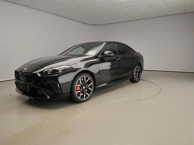 Zwart (metallic) Nieuw 2025 BMW 220 M Sport Coupé | € 57.960 (Iets duurder)