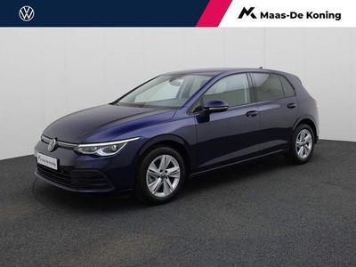 tweedehands VW Golf VIII 1.5TSI/130PK Life · Navigatie · Parkeersensoren · Stoelverwarming