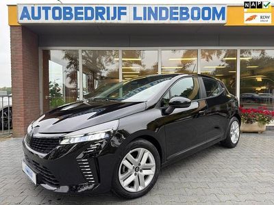 Zwart Gebruikt 2025 Renault Clio V Evolution Hatchback | € 19.950 (Eerlijke prijs)