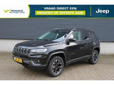 Zwart Occasion 2022 Jeep Compass Trailhawk SUV | € 25.940 (Eerlijke prijs)