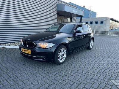 Zwart Gebruikt 2009 BMW 116 Hatchback | € 3.499 (Eerlijke prijs)