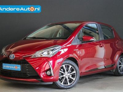 Rood Gebruikt 2017 Toyota Yaris Design Hatchback | € 14.495 (Eerlijke prijs)