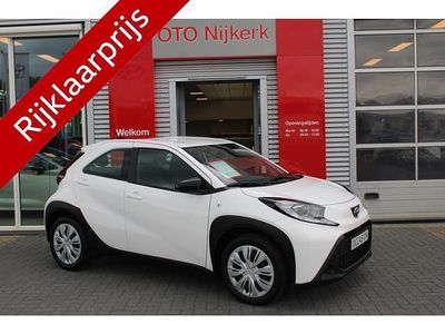 Wit Gebruikt 2023 Toyota Aygo X Play SUV | € 15.900 (Goede deal)