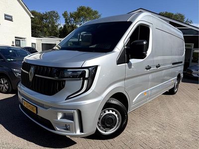 Grijs Gebruikt 2024 Renault Master Van | € 36.850 (Eerlijke prijs)