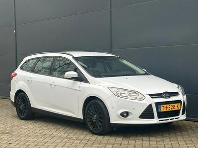 tweedehands Ford Focus Wagon 1.6 EcoBoost Lease Trend AIRCO NAVI PDC TREKHAAK