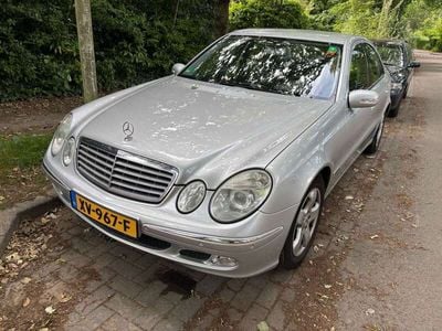 Mercedes E200