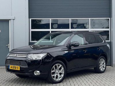 Zwart Gebruikt 2014 Mitsubishi Outlander P-HEV Instyle SUV | € 9.950 (Eerlijke prijs)