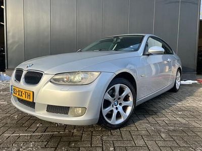 Grijs (metallic) Occasion 2007 BMW 320 Coupé | € 1.995 (Super prijs)