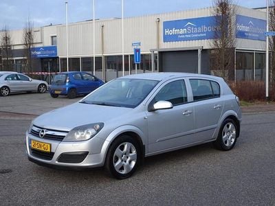 Grijs Gebruikt 2006 Opel Astra Edition Hatchback | € 1.450 (Eerlijke prijs)