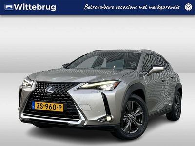 Grijs Occasion 2019 Lexus UX 250h SUV | € 24.750 (Eerlijke prijs)