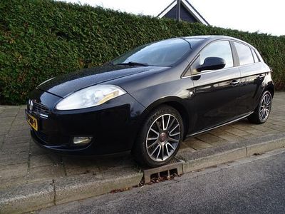 Zwart (metallic) Gebruikt 2009 Fiat Bravo Sport Hatchback | € 3.750 (Eerlijke prijs)