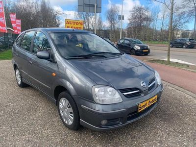 Nissan Almera Tino