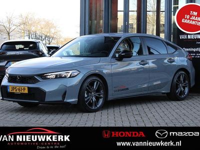Nieuw Honda Civic Elegance 143 PK (105 kW) 2025 Grijs (metallic) Hatchback