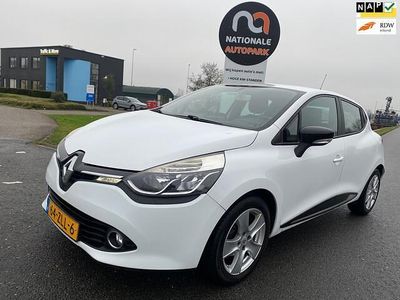 Wit Gebruikt 2013 Renault Clio IV Expression Hatchback | € 3.250 (Eerlijke prijs)