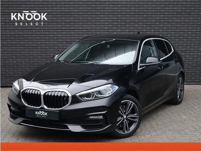 Zwart Gebruikt 2023 BMW 118 Executive Hatchback | € 23.749 (Eerlijke prijs)