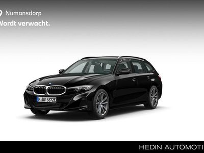 Zwart Nieuw 2025 BMW 330e Stationwagen | € 59.279