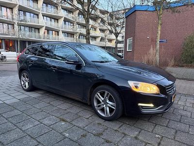 Zwart Occasion 2014 Volvo V60 Summum Stationwagen | € 4.900 (Goede deal)