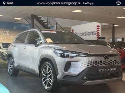 Metalstream grey metallic (grijs metallic) Nieuw 2025 Toyota Corolla Cross SUV | € 43.399 (Iets duurder)