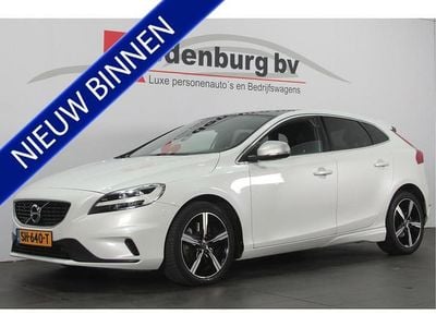 Wit Occasion 2018 Volvo V40 Business Edition Hatchback | € 19.745 (Eerlijke prijs)
